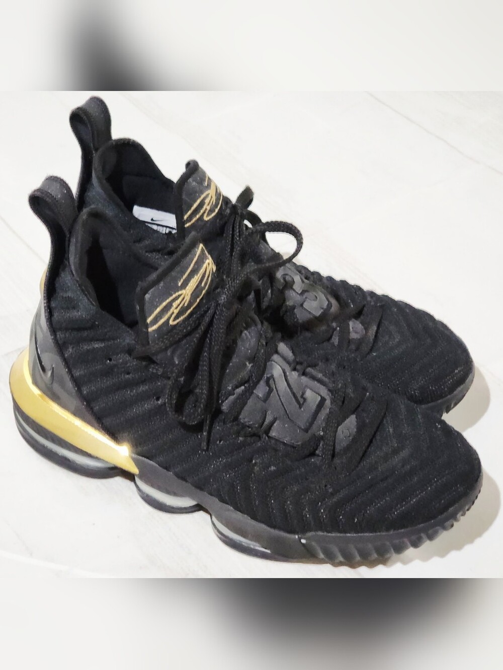 Nike LeBron 16 I'm King Black Gold Size 9 Shoes